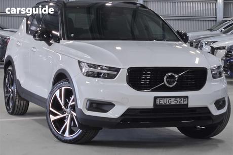 White 2022 Volvo XC40 Wagon Ultimate B5 Dark Mhev