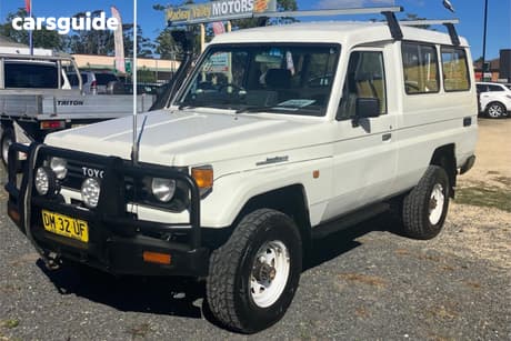 White 1994 Toyota Landcruiser Hardtop Lwb (4X4)