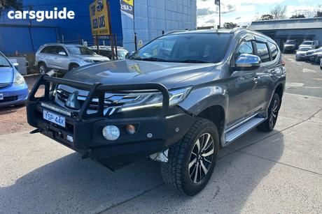 Silver 2017 Mitsubishi Pajero Sport Wagon Exceed (4X4) 7 Seat