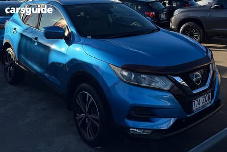 Blue 2017 Nissan Qashqai Wagon St-L