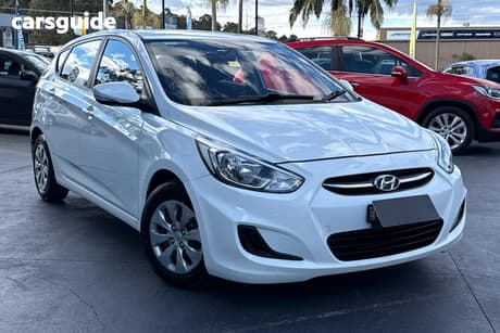 White 2016 Hyundai Accent Hatchback Active