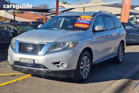 Silver 2014 Nissan Pathfinder Wagon St (4X2)