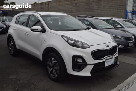 White 2019 Kia Sportage Wagon