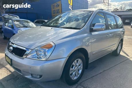 Silver 2013 Kia Grand Carnival Wagon Platinum