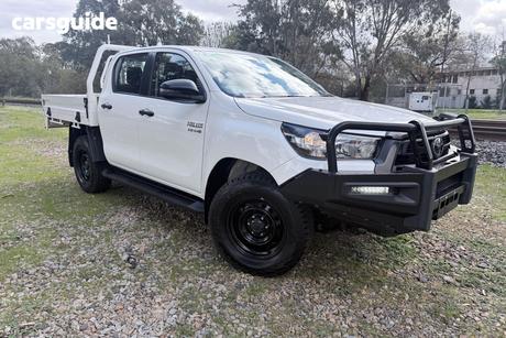 White 2022 Toyota Hilux Double Cab Chassis Sr (4X4)