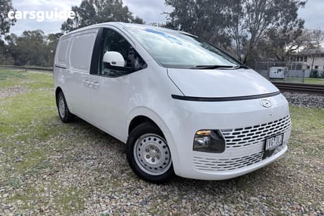 White 2022 Hyundai Staria Wagon