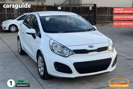 White 2013 Kia RIO Hatchback S