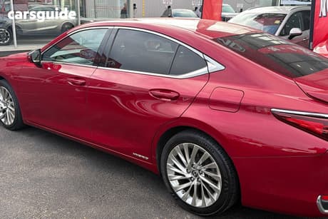 Red 2020 Lexus ES300H Sedan Sports Luxury Brn Mts (Hybrid)