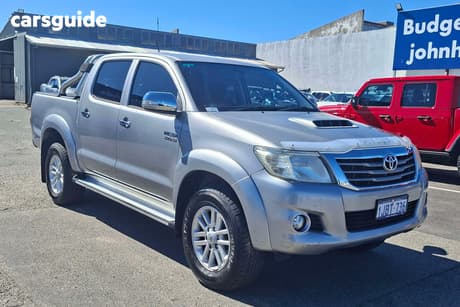 Silver 2014 Toyota Hilux Dual Cab Pick-up Sr5 (4X4)