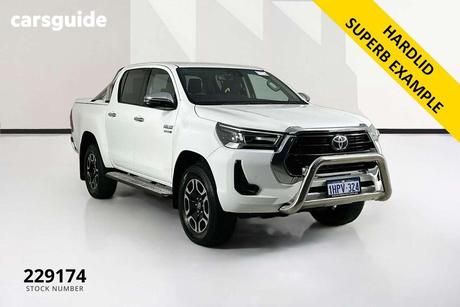 White 2022 Toyota Hilux Double Cab Pick Up Sr5 (4X4)