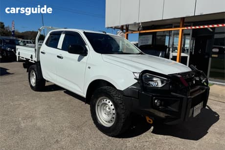 White 2022 Isuzu D-MAX Crew Cab Chassis Sx (4X4)