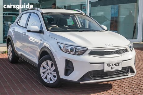 White 2022 Kia Stonic Wagon S
