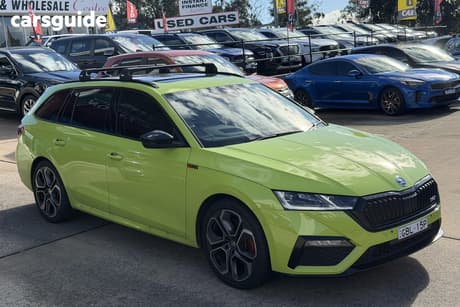 Green 2023 Skoda Octavia Wagon Rs 180Tsi