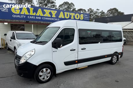 White 2019 Renault Master Commercial