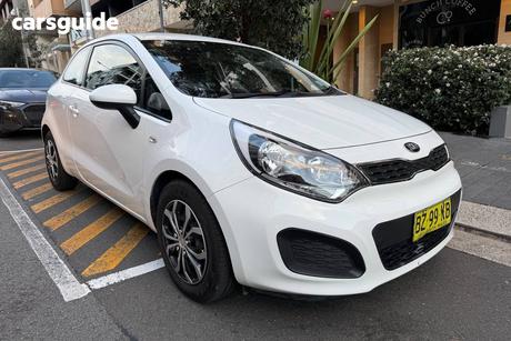 Silver 2014 Kia RIO Hatchback S