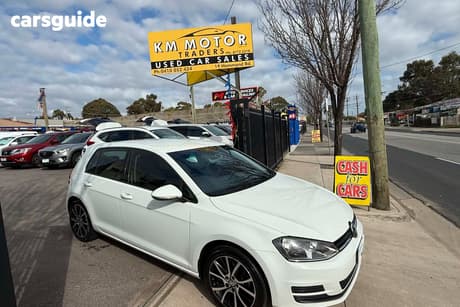 White 2016 Volkswagen Golf Hatchback 92 Tsi