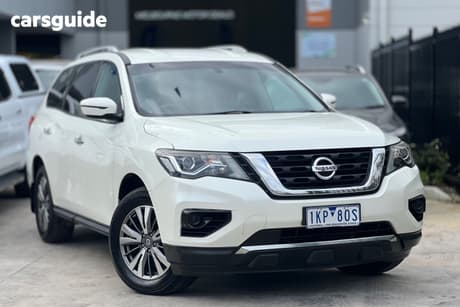 White 2017 Nissan Pathfinder Wagon St (4X2)