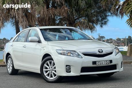 White 2010 Toyota Camry Sedan Hybrid