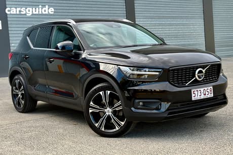 Black 2022 Volvo XC40 Wagon T4 Inscription (Awd)