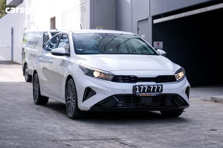 White 2022 Kia Cerato Hatchback Sport+