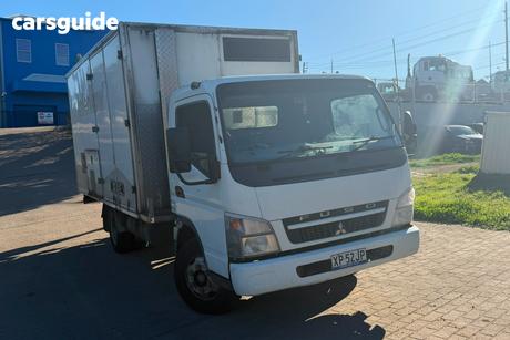 White 2010 Mitsubishi Fuso OTHER OtherCar