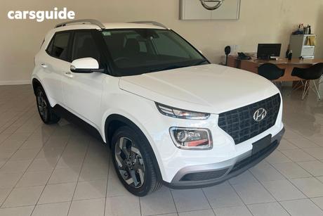White 2020 Hyundai Venue Wagon Active