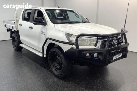 White 2018 Toyota Hilux Double Cab Chassis Sr (4X4)