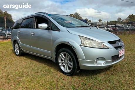 Silver 2007 Mitsubishi Grandis Wagon Vr-X