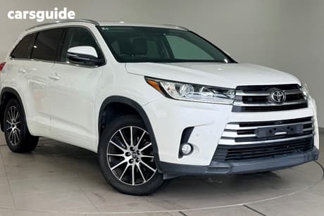 White 2017 Toyota Kluger Wagon Grande (4X4)