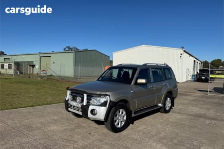 Gold 2009 Mitsubishi Pajero Wagon Gls Lwb (4X4)