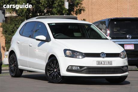 White 2016 Volkswagen Polo Hatchback 66 Tsi Trendline