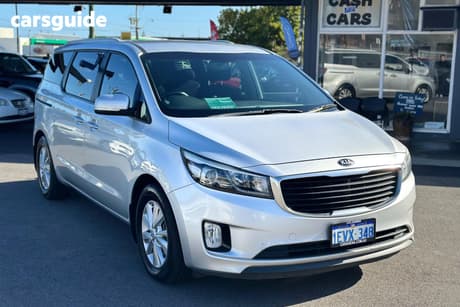 Silver 2015 Kia Carnival Wagon Si