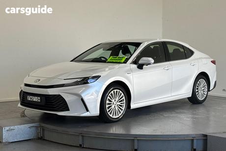 White 2025 Toyota Camry Sedan Ascent Hybrid