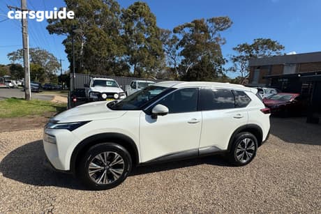White 2022 Nissan X-Trail Wagon St-L (2Wd)