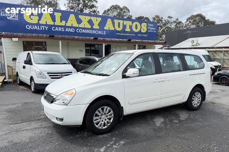 White 2014 Kia Grand Carnival Wagon Platinum