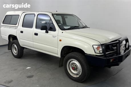 White 2002 Toyota Hilux Dual Cab Pick-up (4X4)