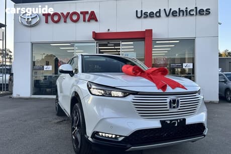 White 2024 Honda HR-V SUV