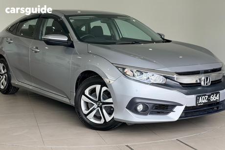 Silver 2017 Honda Civic Sedan Vti-S