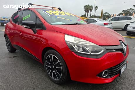 Red 2015 Renault Clio Hatchback Expression