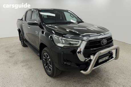 Black 2022 Toyota Hilux Double Cab Pick Up Sr5 (4X4)