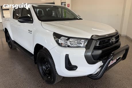 White 2023 Toyota Hilux Double Cab Pick Up Sr Hi-Rider (4X2)
