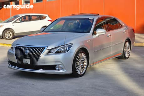 Silver 2013 Toyota Crown Sedan MAJESTA (HYBRID)