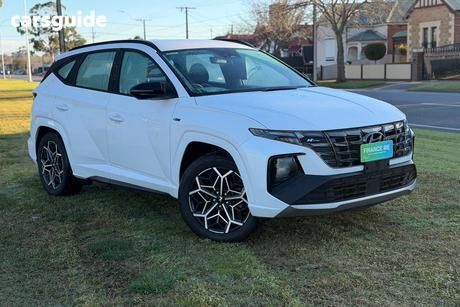 White 2022 Hyundai Tucson Wagon (Fwd)