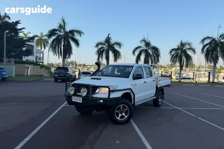 White 2013 Toyota Hilux Cab Chassis Sr (4X4)