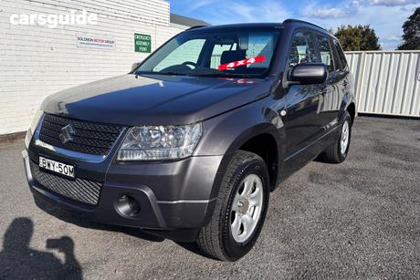 Grey 2011 Suzuki Grand Vitara Wagon (4X4)