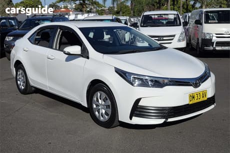 White 2018 Toyota Corolla Sedan Ascent