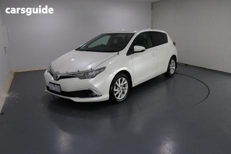 White 2016 Toyota Corolla Hatchback Ascent Sport