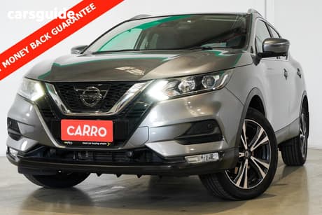 Grey 2017 Nissan Qashqai Wagon St-L