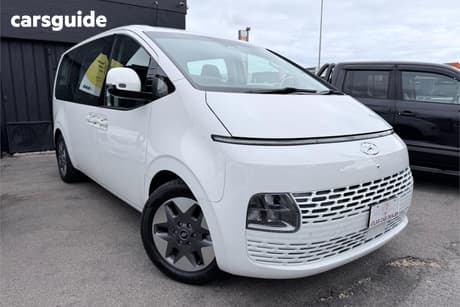 White 2022 Hyundai Staria Wagon