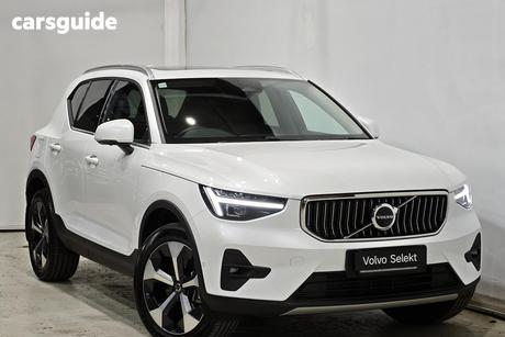White 2025 Volvo XC40 Wagon Ultra B4 Bright
